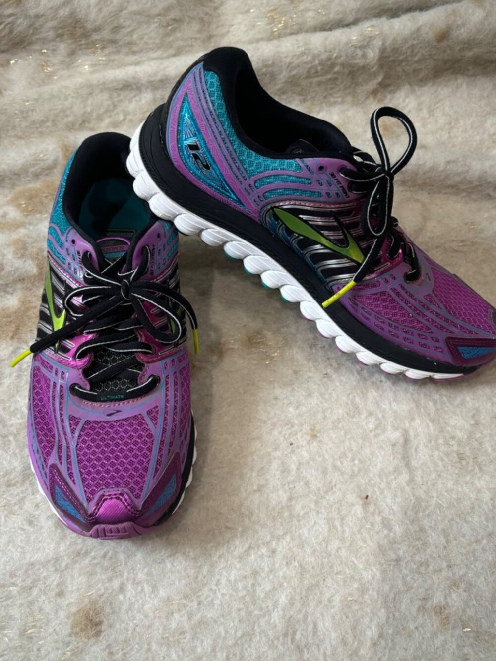 Brooks Women's Glycerin 12 Running Shoe Size 8.5